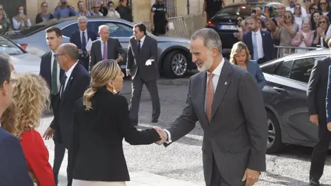 Felipe VI destaca que la "honda" relación con Iberoamérica permite "hablar con franqueza de posibles discrepancias" Felipe VI destaca que la "honda" relación con Iberoamérica permite "hablar con franqueza de posibles discrepancias"