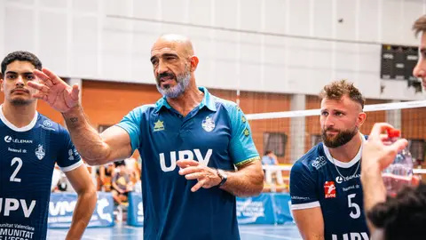 Marcos Dreyer, entrenador del UPV Léleman Conqueridor Marcos Dreyer, entrenador del UPV Léleman Conqueridor