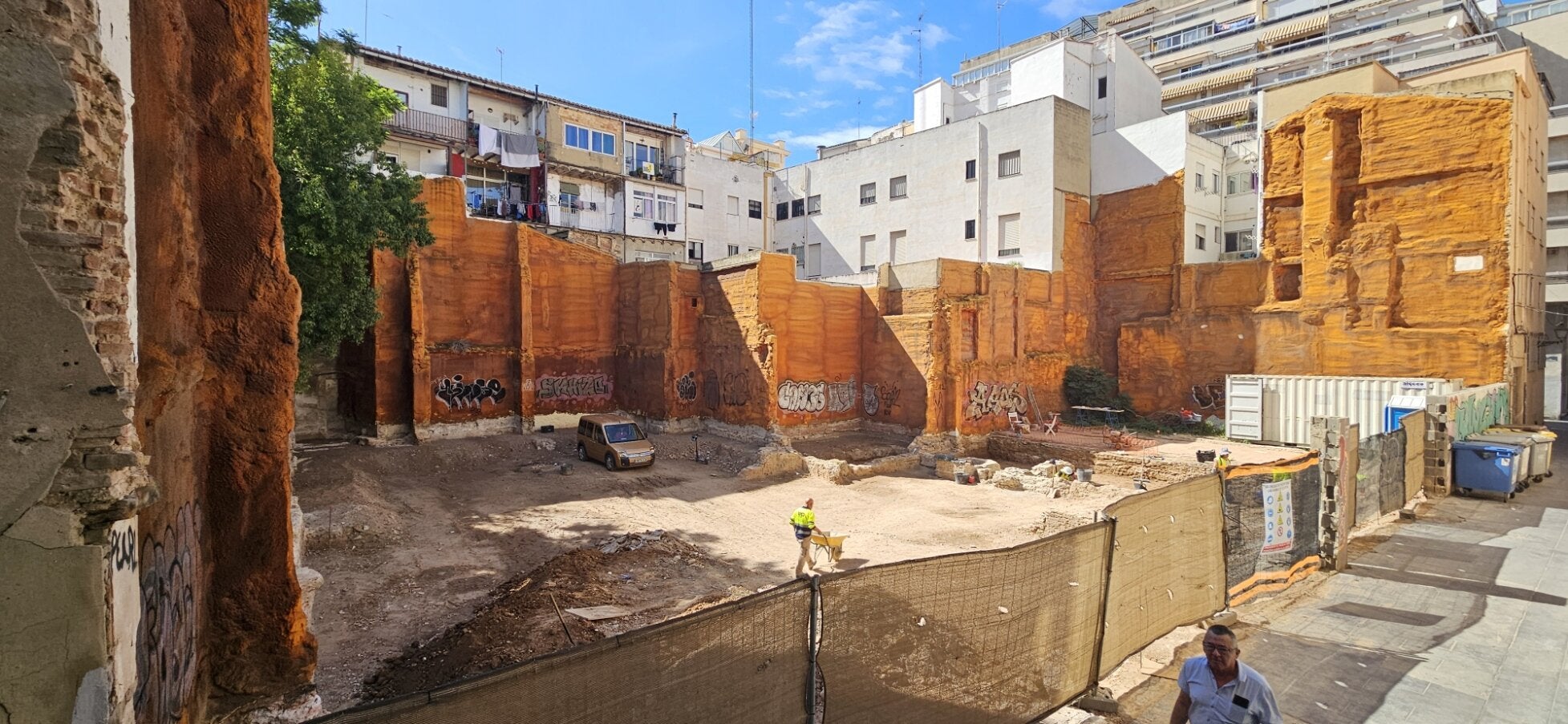 La Asociación de Vecinos y Comerciantes Amics del Carme reiteran que las nuevas construcciones en el barrio no sirven para regenerarlo La Asociación de Vecinos y Comerciantes Amics del Carme reiteran que las nuevas construcciones en el barrio no sirven para regenerarlo