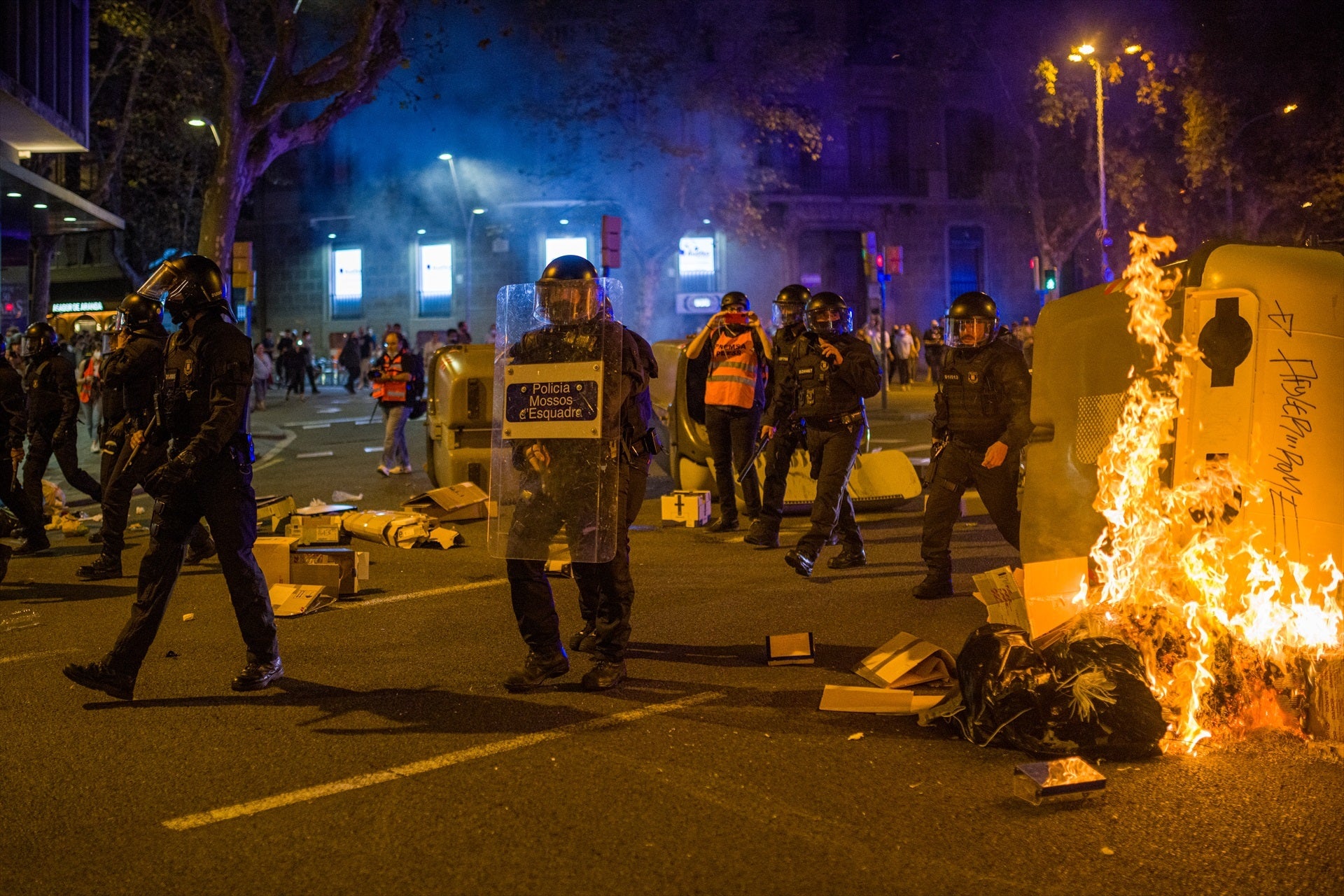 Policías y guardias civiles expresan su rechazo a la reforma de la ley mordaza: "Es un despropósito" Policías y guardias civiles expresan su rechazo a la reforma de la ley mordaza: "Es un despropósito"