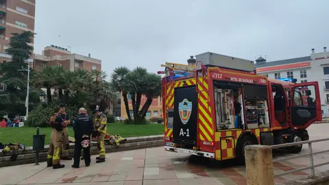 Sofocado un incendio en el motor de un coche situado en un parking subterráneo de Badajoz Sofocado un incendio en el motor de un coche situado en un parking subterráneo de Badajoz