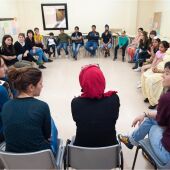 Una clase del grado de Educación Social en la Universitat de Vic