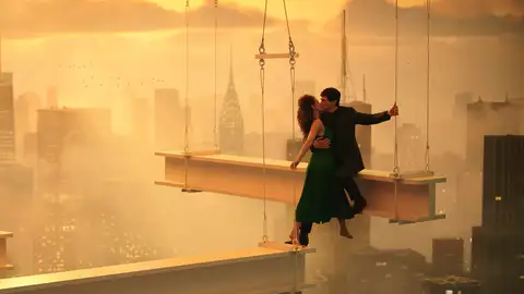 Fotografía cedida por Lionsgate de la actriz Nathalie Emmanuel interpretando a Julia Cicero y a Adam Driver en el papel de Cesar Catilina en la película Megalopolis. Fotografía cedida por Lionsgate de la actriz Nathalie Emmanuel interpretando a Julia Cicero y a Adam Driver en el papel de Cesar Catilina en la película Megalopolis.