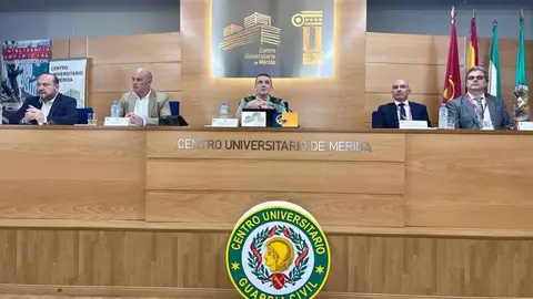 Unas jornadas de la Guardia Civil promueven y divulgan en Mérida la cultura de seguridad en el ámbito del sector público Unas jornadas de la Guardia Civil promueven y divulgan en Mérida la cultura de seguridad en el ámbito del sector público