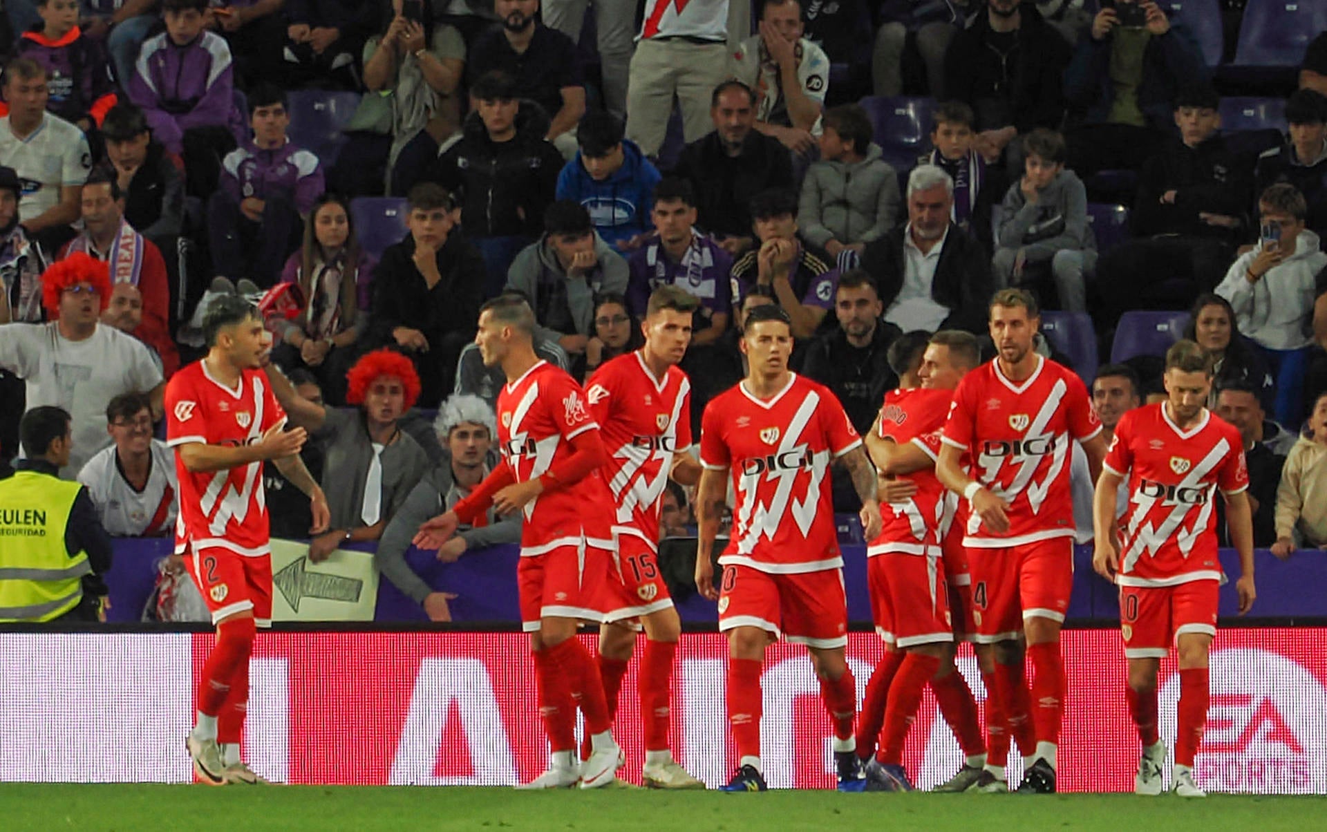 Jorge de Frutos da la victoria al Rayo y deja al Valladolid contra las cuerdas Jorge de Frutos da la victoria al Rayo y deja al Valladolid contra las cuerdas