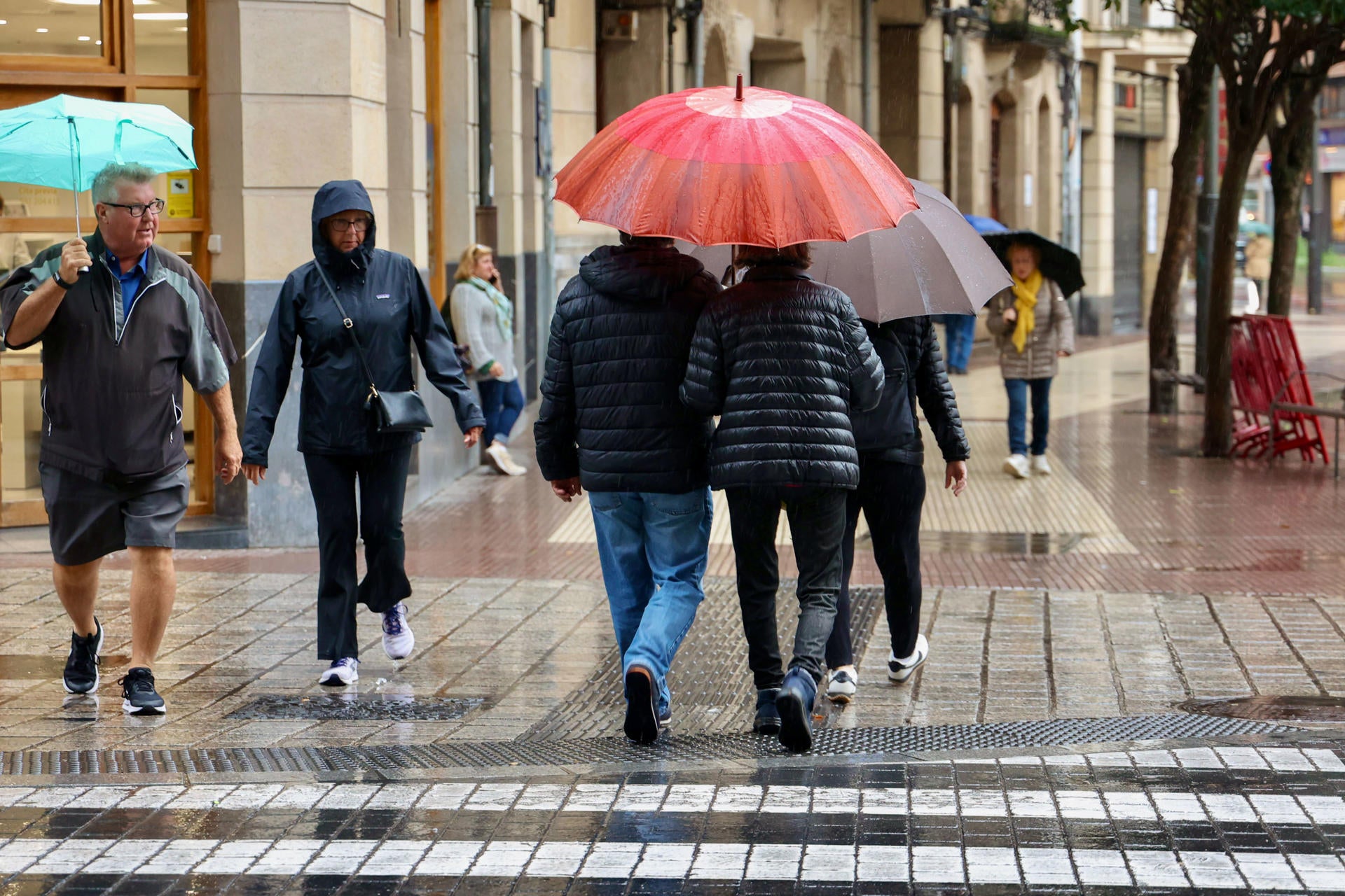 Entra a España un nuevo frente atlántico: estas son las comunidades y zonas con avisos por lluvias intensas Entra a España un nuevo frente atlántico: estas son las comunidades y zonas con avisos por lluvias intensas