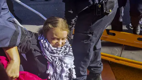 La activista sueca Greta Thunberg fue detenida este sábado en una protesta en Bruselas La Policía vuelve a arrestar a Greta Thunberg en una manifestación en Bruselas