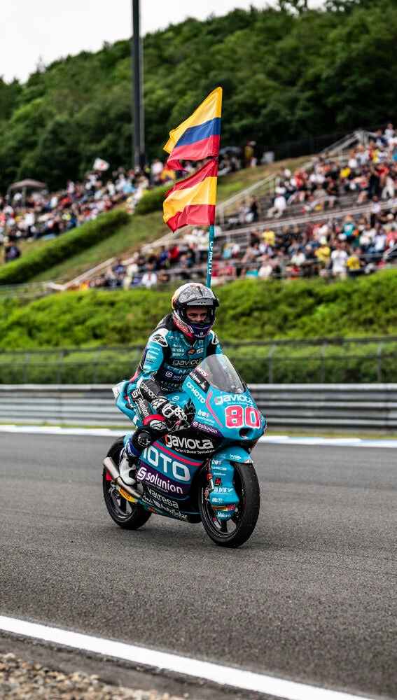 El piloto David Alonso, tras terminar la carrera