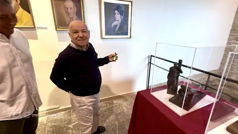 Manuel Reiné durante la inauguración de una de las exposiciones que esta semana están en Tarifa Manuel Reiné durante la inauguración de una de las exposiciones que esta semana están en Tarifa