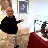 Manuel Reiné durante la inauguración de una de las exposiciones que esta semana están en Tarifa