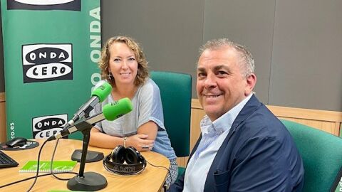 Jaume Forn&eacute;s, presidente de Fen&iacute;e Energ&iacute;a, junto a Elka Dimitrova de Onda Cero Mallorca