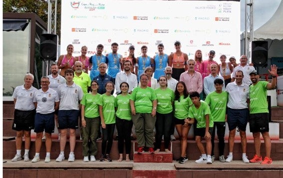 El Servigroup Poniente Benidorm masculino consigue coronarse como campeón de la Copa del Rey en Madrid. El Servigroup Poniente Benidorm masculino consigue coronarse como campeón de la Copa del Rey en Madrid.