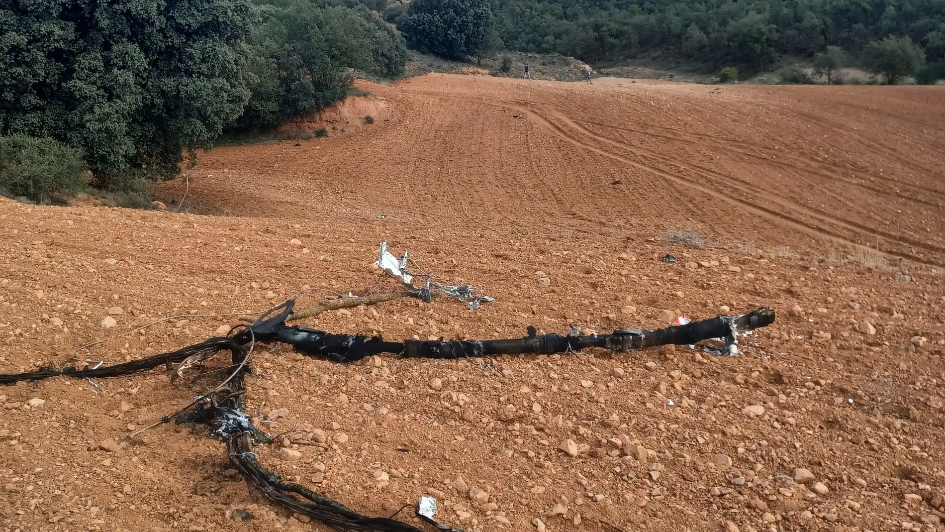 Restos del avión siniestrado en el término municipal de Peralejos Restos del avión siniestrado en el término municipal de Peralejos
