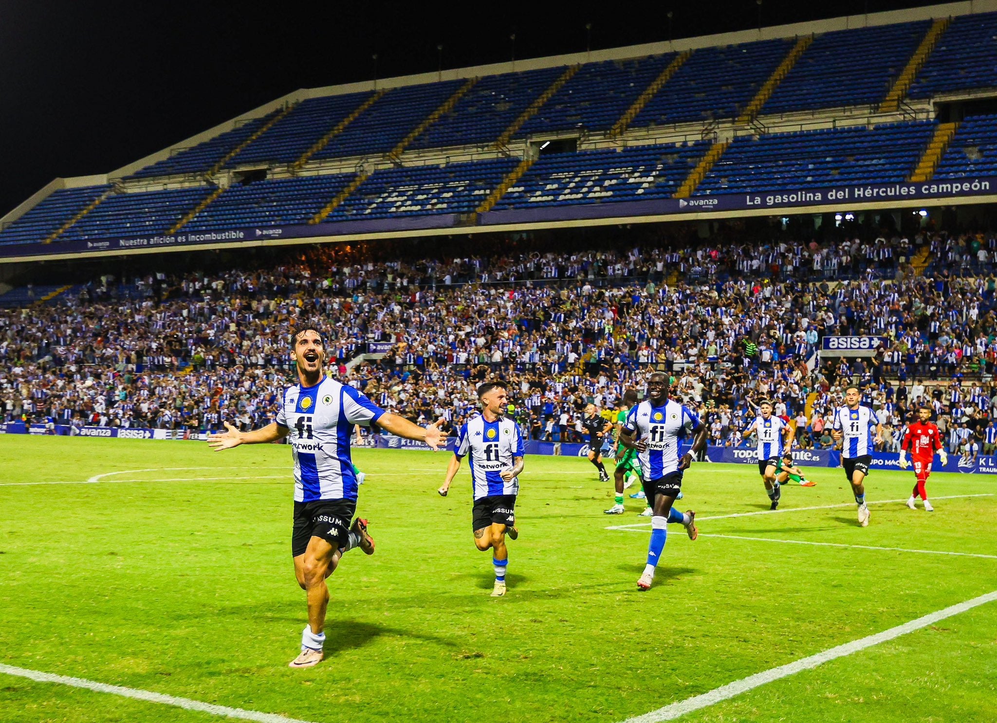 El Hércules sigue fuerte en casa y el Intercity de Dani Fernández tampoco gana El Hércules sigue fuerte en casa y el Intercity de Dani Fernández tampoco gana
