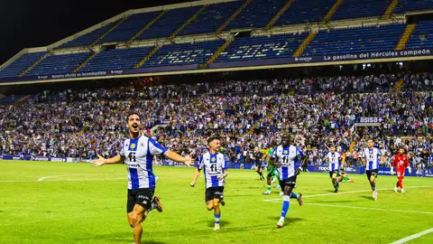 Solde celebra el gol conseguido ante el Antequera en el minuto 90. Solde celebra el gol conseguido ante el Antequera en el minuto 90.