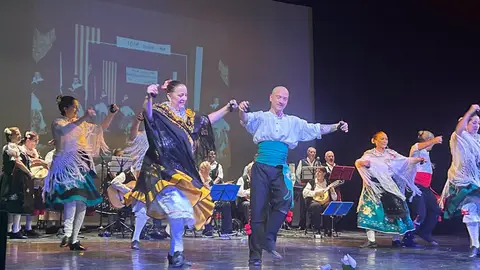 Generaciones de extremeños que emigraron a Anoia exhiben en Igualada, Cataluña, sus raíces entre jotas y música tradicional Generaciones de extremeños que emigraron a Anoia exhiben en Igualada, Cataluña, sus raíces entre jotas y música tradicional