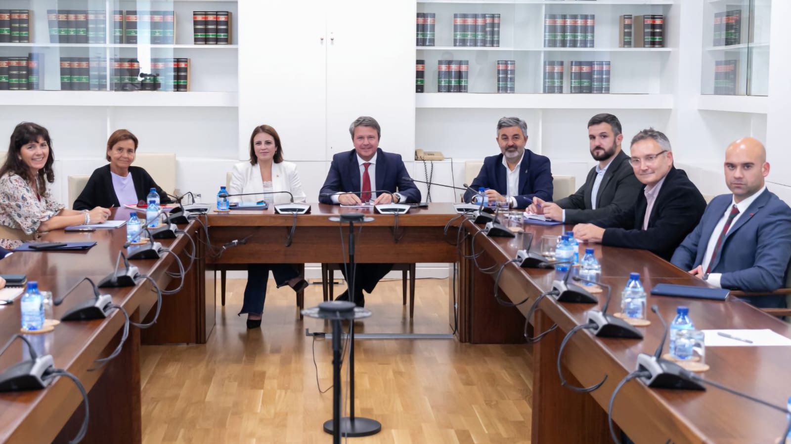 Adriana Lastra confirma que el Ministerio está pendiente de recibir y estudiar el proyecto de Aboño como alternativa al Vial de Jove Adriana Lastra confirma que el Ministerio está pendiente de recibir y estudiar el proyecto de Aboño como alternativa al Vial de Jove
