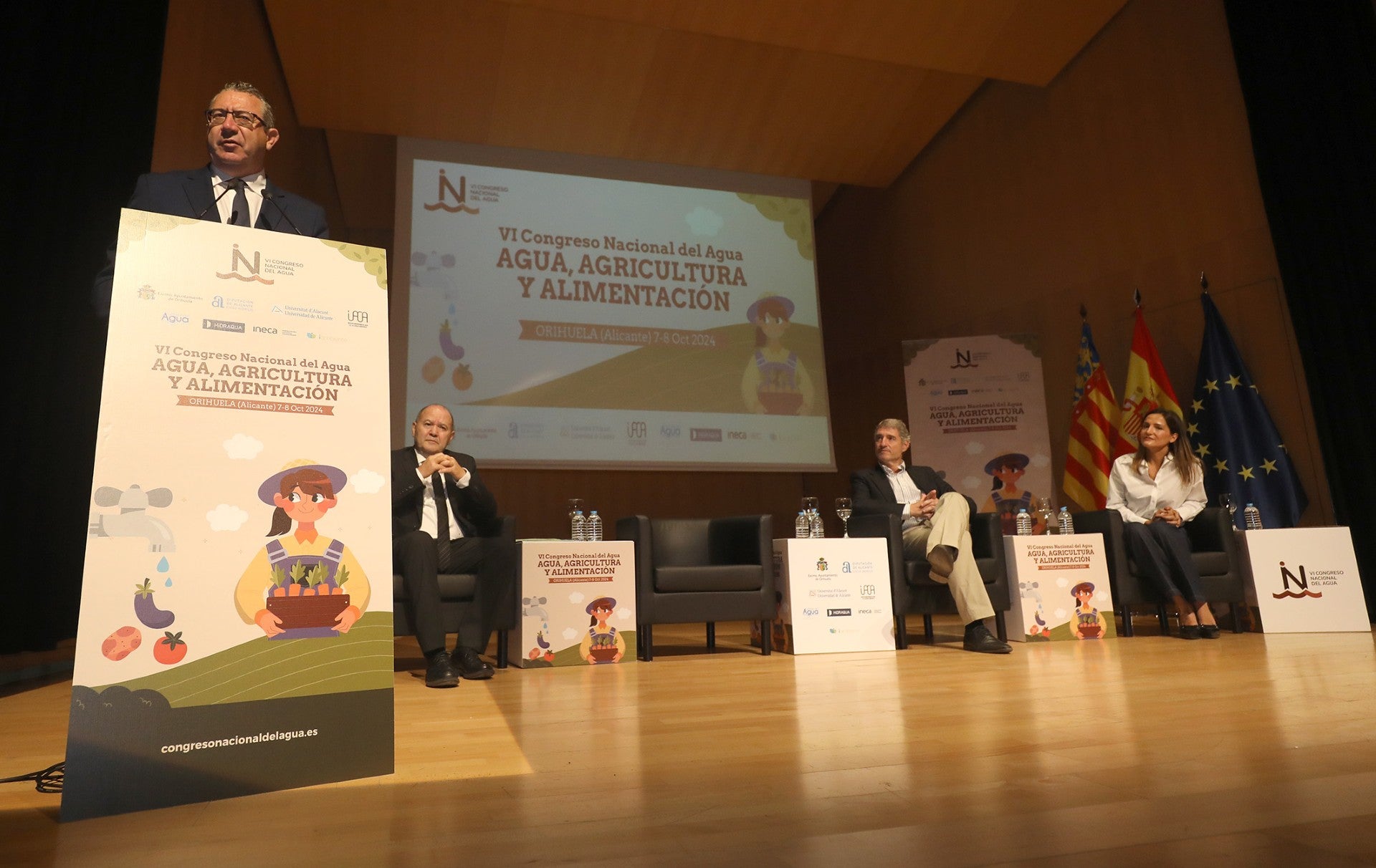 Expertos de toda España exponen y debaten sobre 'Agua, Agricultura y Alimentación' en el VI Congreso Nacional del Agua que se celebra en Orihuela Expertos de toda España exponen y debaten sobre 'Agua, Agricultura y Alimentación' en el VI Congreso Nacional del Agua que se celebra en Orihuela