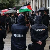 El gobierno local de Santiago ve "algo excesiva" la acción policial en la protesta pro Palestina mientras el PP de Santiago pide que sse retracte o ola alcaldesa la desautorice El gobierno local de Santiago ve "algo excesiva" la acción policial en la protesta pro Palestina mientras el PP de Santiago pide que sse retracte o ola alcaldesa la desautorice