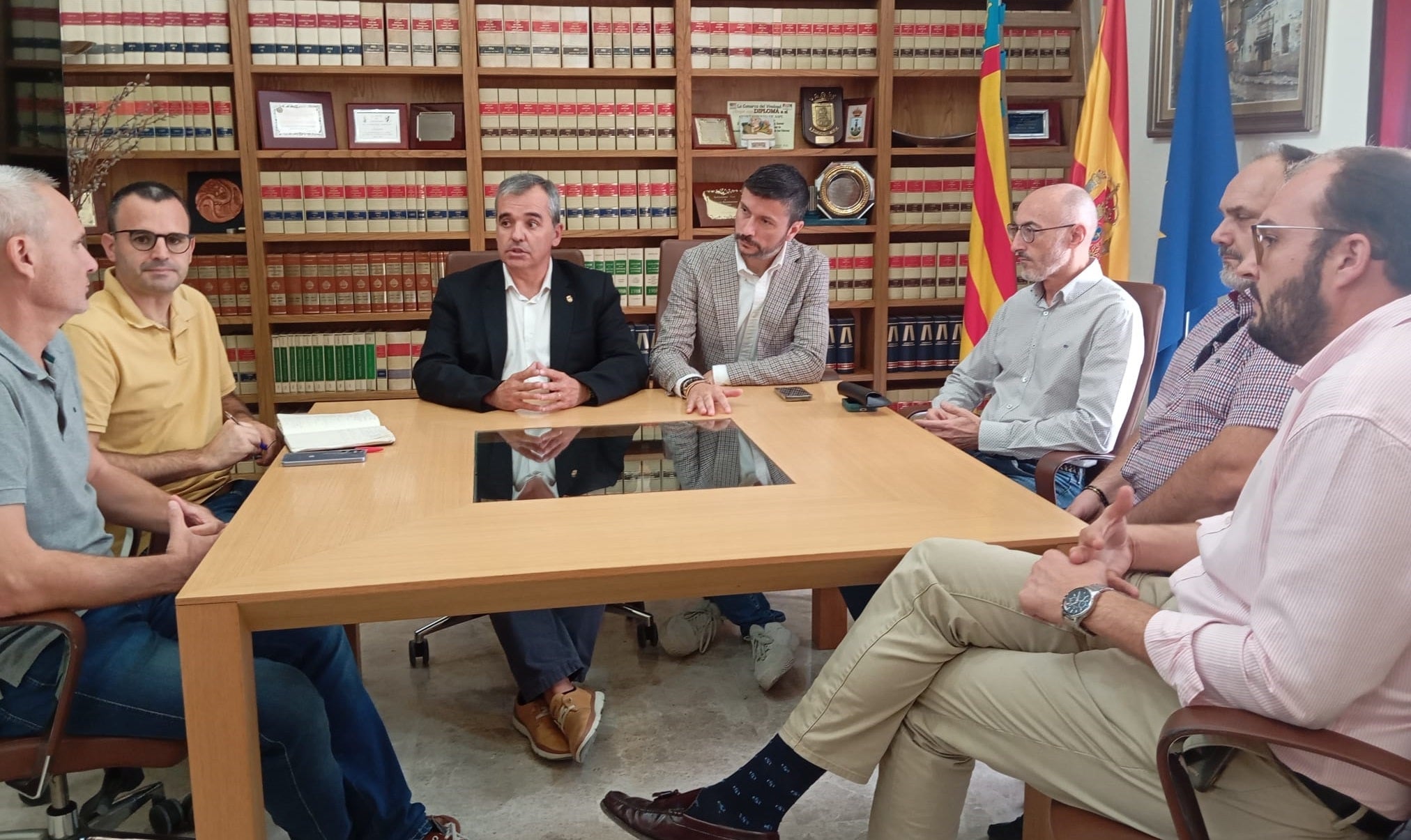 Aspe pide colaboración a la Diputación de Alicante para desarrollar aparcamientos inteligentes Aspe pide colaboración a la Diputación de Alicante para desarrollar aparcamientos inteligentes