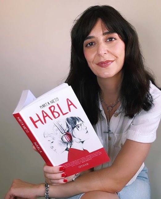 La periodista Marta Nieto presenta en Castelló su novela 'Habla', sobre adolescencia, vida y suicidio La periodista Marta Nieto presenta en Castelló su novela 'Habla', sobre adolescencia, vida y suicidio