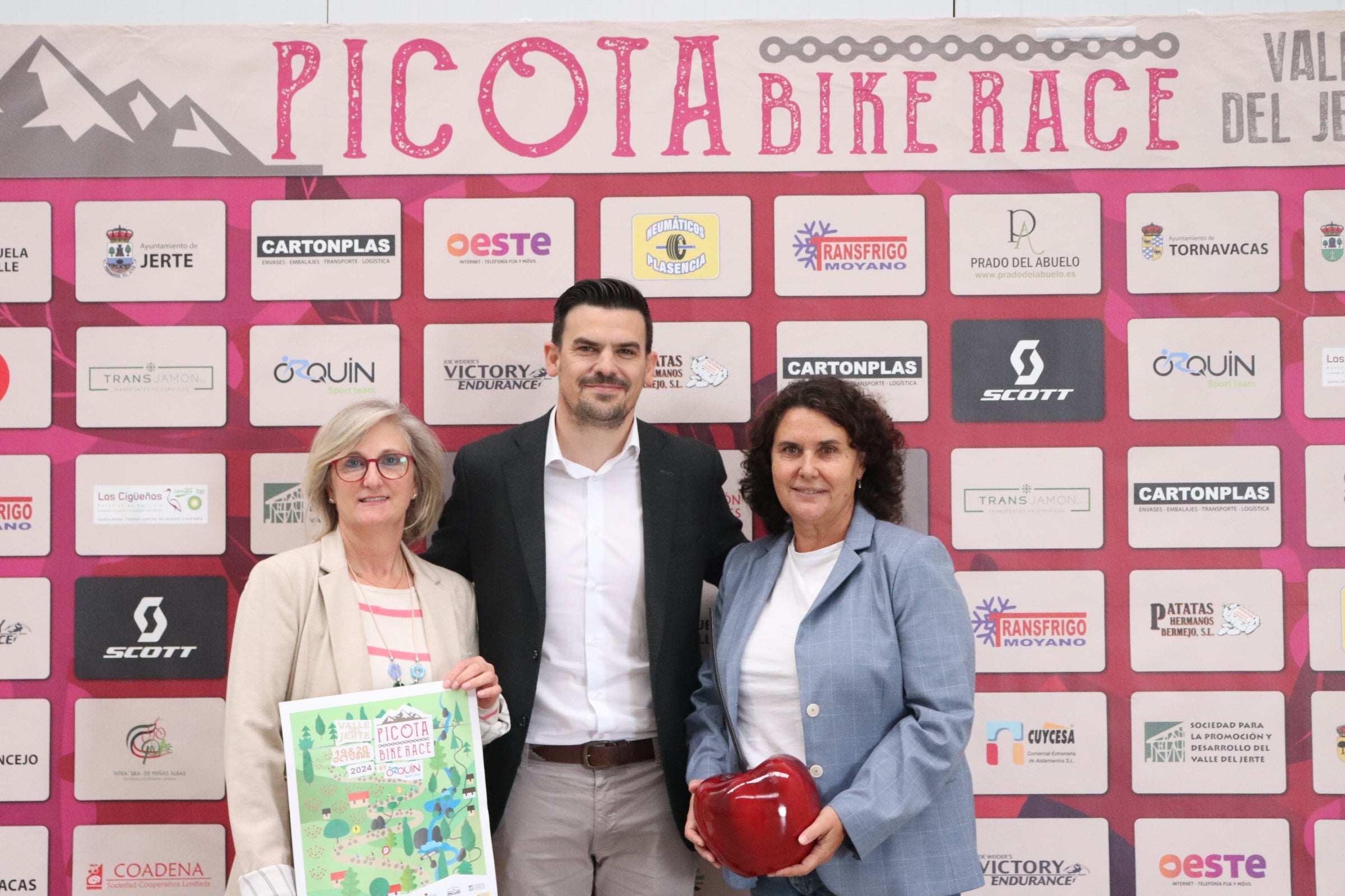 La Junta de Extremadura apoya la Picota Bike Race para impulsar el turismo deportivo en el Valle del Jerte La Junta de Extremadura apoya la Picota Bike Race para impulsar el turismo deportivo en el Valle del Jerte