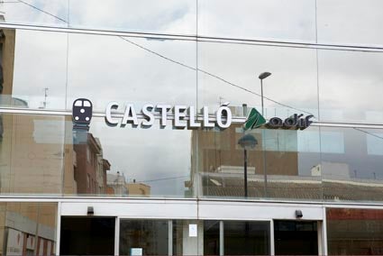Renfe programa autobuses para los viajeros del AVE entre Castellón y València por obras Renfe programa autobuses para los viajeros del AVE entre Castellón y València por obras