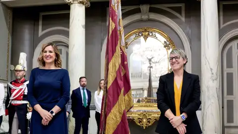 El Ayuntamiento de València encargará una nueva réplica de la Reial Senyera El Ayuntamiento de València encargará una nueva réplica de la Reial Senyera