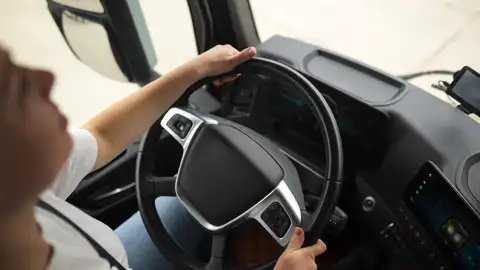 El Consejo de Ministros prorroga las bonificaciones del transporte público El Consejo de Ministros prorroga las bonificaciones del transporte público