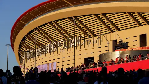 Imagen de la fachada del Metropolitano en la previa de un partido del Atlético de Madrid Imagen de la fachada del Metropolitano en la previa de un partido del Atlético de Madrid