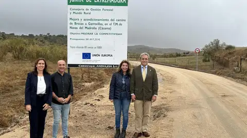 Finalizan las obras de mejora de los 10,5 kilómetros del camino Brozas-Garrovillas con una inversión de 262.000 euros Finalizan las obras de mejora de los 10,5 kilómetros del camino Brozas-Garrovillas con una inversión de 262.000 euros