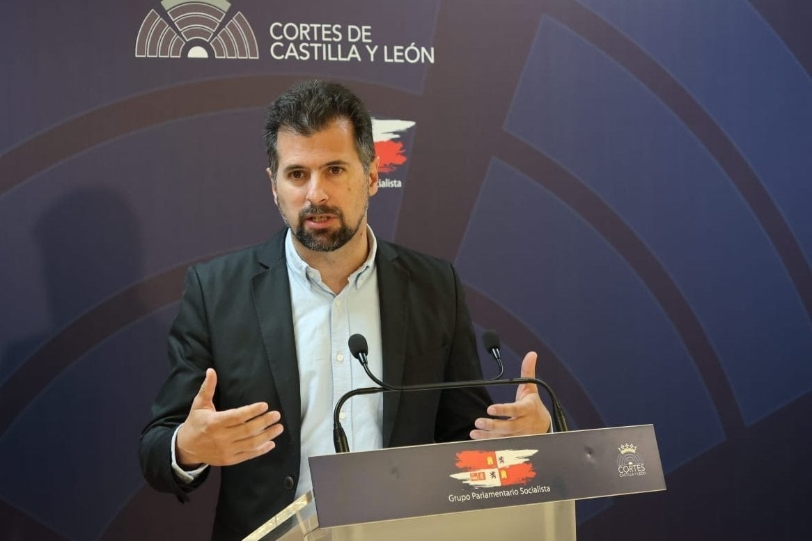 Luis Tudanca: "No quiero pensar que Pedro Sánchez pretende que los liderazgos se decidan de arriba a abajo" Luis Tudanca: "No quiero pensar que Pedro Sánchez pretende que los liderazgos se decidan de arriba a abajo"