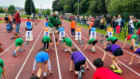 Participantes en las escuelas deportivas del club