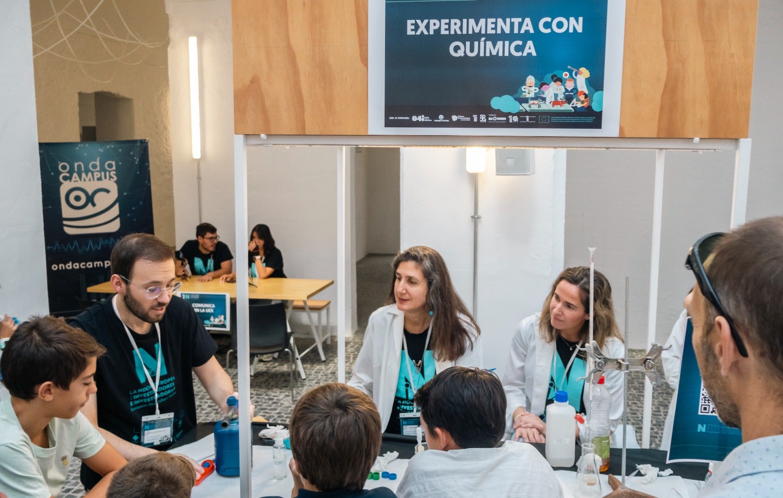 La Universidad de Extremadura implanta los dos primeros títulos oficiales de másteres interuniversitarios La Universidad de Extremadura implanta los dos primeros títulos oficiales de másteres interuniversitarios
