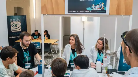 La Universidad de Extremadura implanta los dos primeros títulos oficiales de másteres interuniversitarios La Universidad de Extremadura implanta los dos primeros títulos oficiales de másteres interuniversitarios