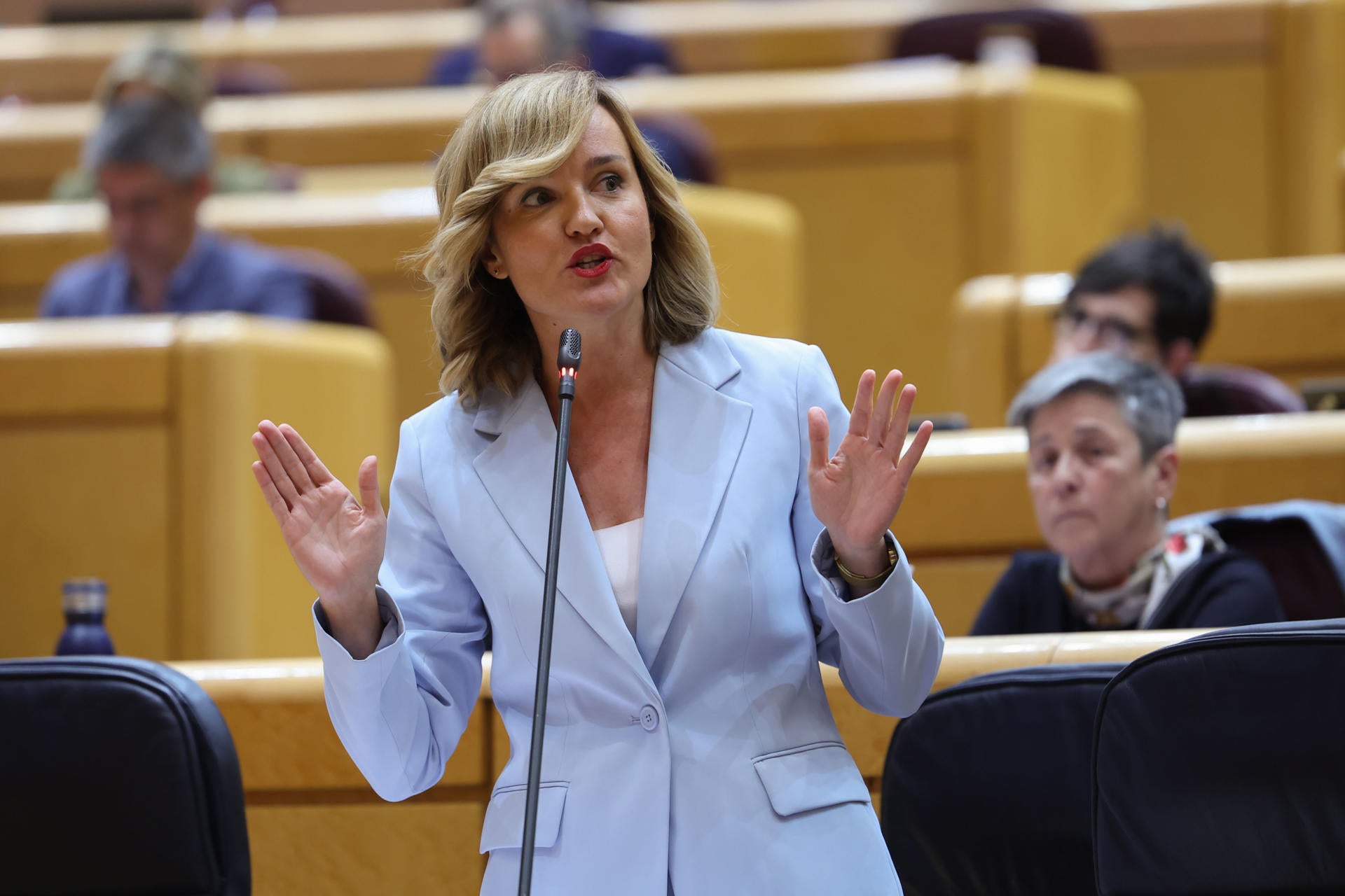 El Gobierno zanja el debate sobre la ley que beneficia a presos de ETA: "Se va a aprobar tal y como está" El Gobierno zanja el debate sobre la ley que beneficia a presos de ETA: "Se va a aprobar tal y como está"