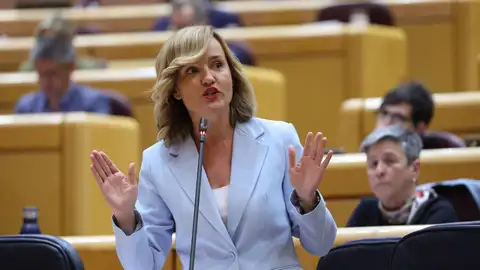 El Gobierno zanja el debate sobre la ley que beneficia a presos de ETA: "Se va a aprobar tal y como está" El Gobierno zanja el debate sobre la ley que beneficia a presos de ETA: "Se va a aprobar tal y como está"