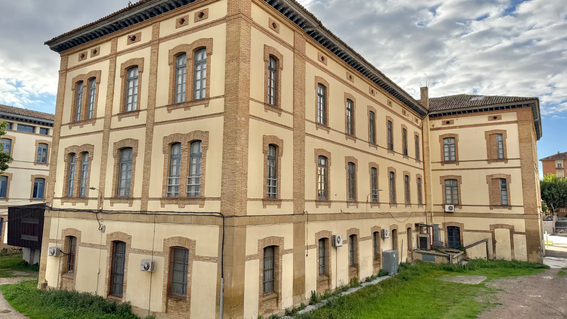 Adjudicada la rehabilitación de la residencia de niños en Huesca Adjudicada la rehabilitación de la residencia de niños en Huesca