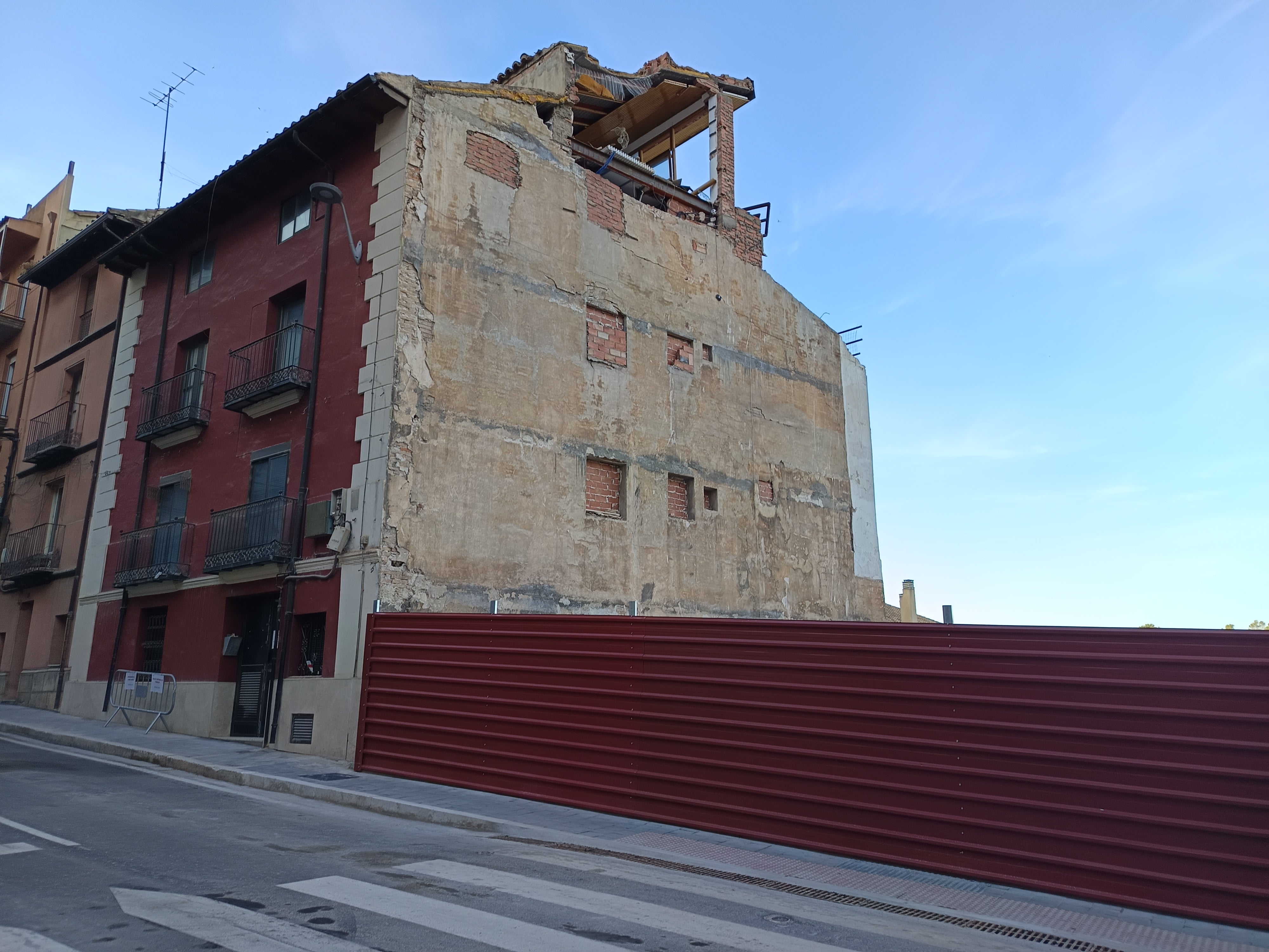 Roban en varios pisos de un edificio de Teruel al que no se puede acceder sin supervisión Roban en varios pisos de un edificio de Teruel al que no se puede acceder sin supervisión