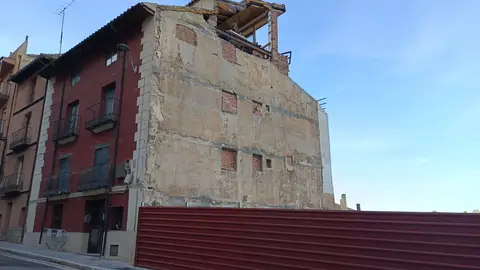 Roban en el 19 de la calle San Francisco de Teruel derrumbe edificio