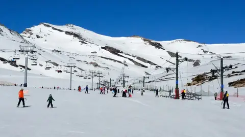 Alto Campoo oferta más de 70 puestos de trabajo Alto Campoo oferta más de 70 puestos de trabajo