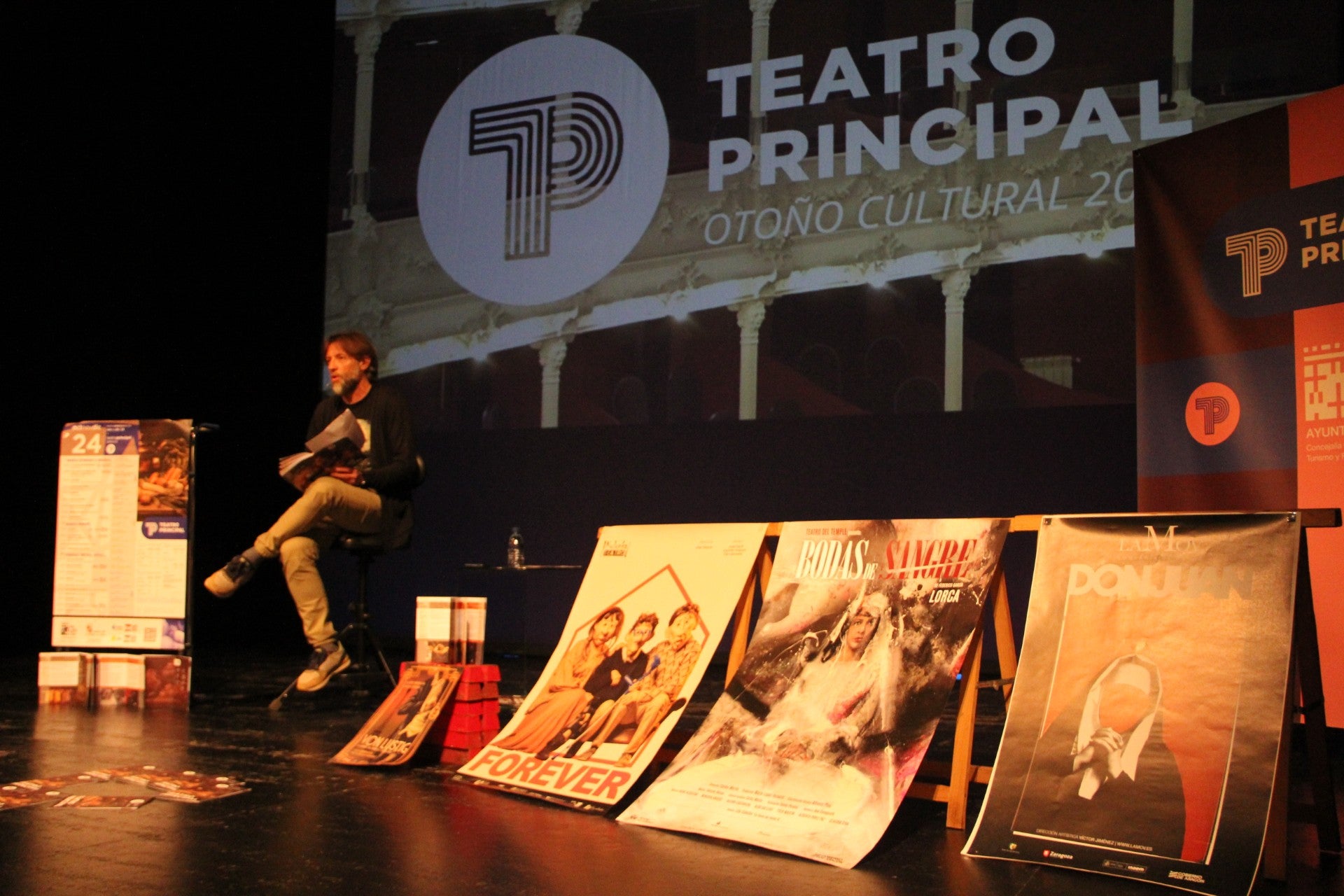 El Otoño Cultural acogerá el estreno y única función en Castilla y León del espectáculo "Sobre las hojas de hierba" El Otoño Cultural acogerá el estreno y única función en Castilla y León del espectáculo "Sobre las hojas de hierba"