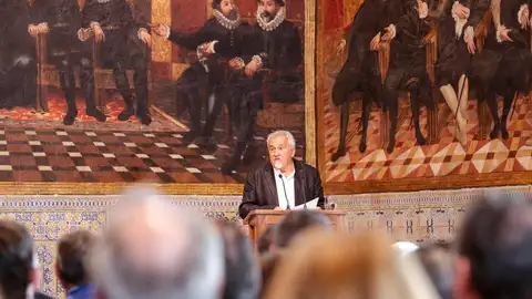 Torreblanca, en nombre de los premiados: "La cabeza en las estrellas y los pies en el suelo" Torreblanca, en nombre de los premiados: "La cabeza en las estrellas y los pies en el suelo"