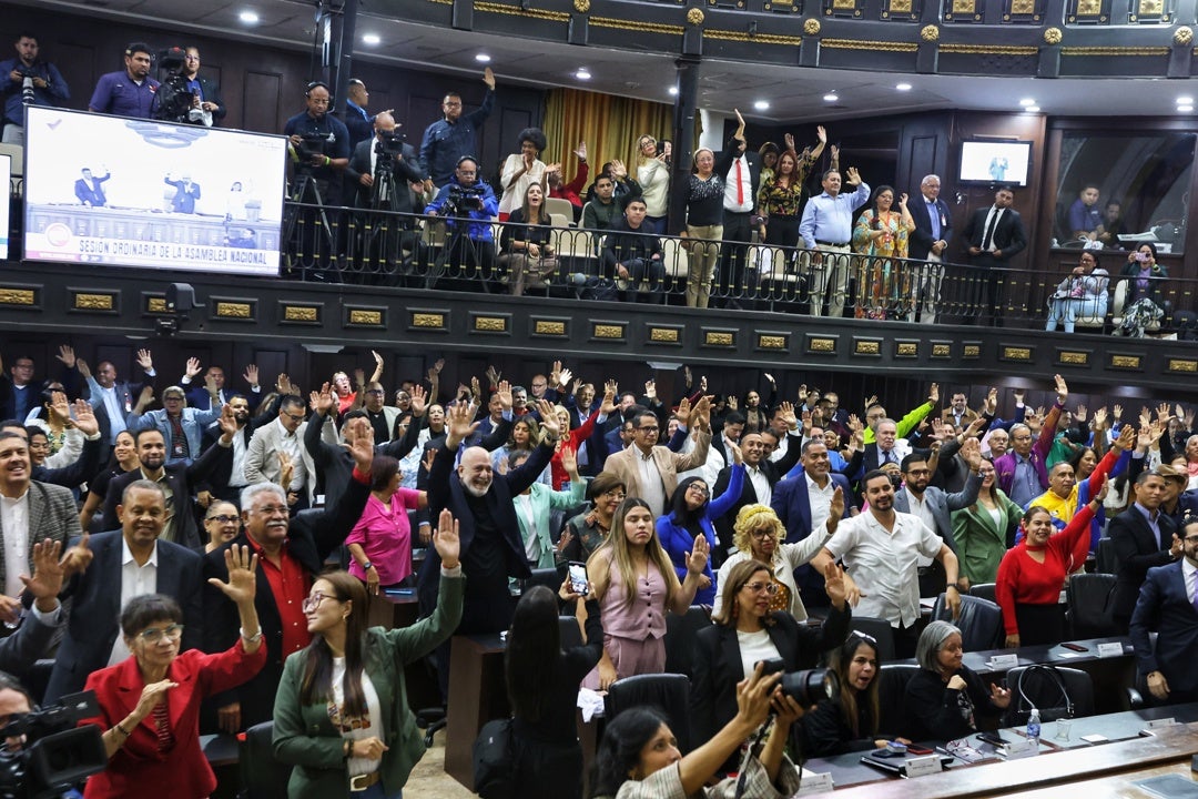 La Asamblea Nacional de Venezuela pide romper relaciones con España y abolir la Monarquía La Asamblea Nacional de Venezuela pide romper relaciones con España y abolir la Monarquía
