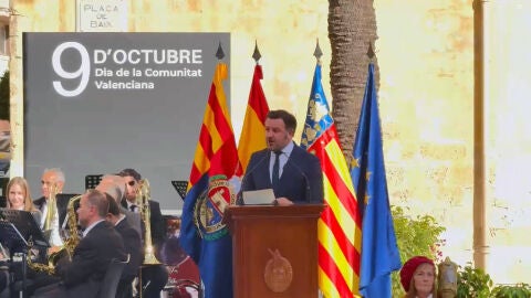 Pablo Ruz, alcalde de Elche, durante su discurso institucional del 9 d'octubre de 2024.