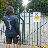 Imágenes del Parque de María Luisa cerrado por rachas de viento Imágenes del Parque de María Luisa cerrado por rachas de viento