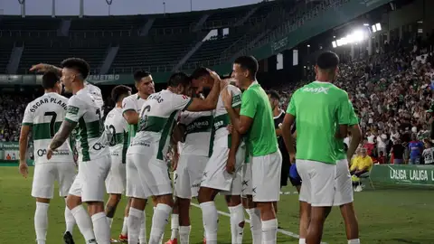 El Elche celebra el gol de Mourad ante el Mirandés. El Elche celebra el gol de Mourad ante el Mirandés.