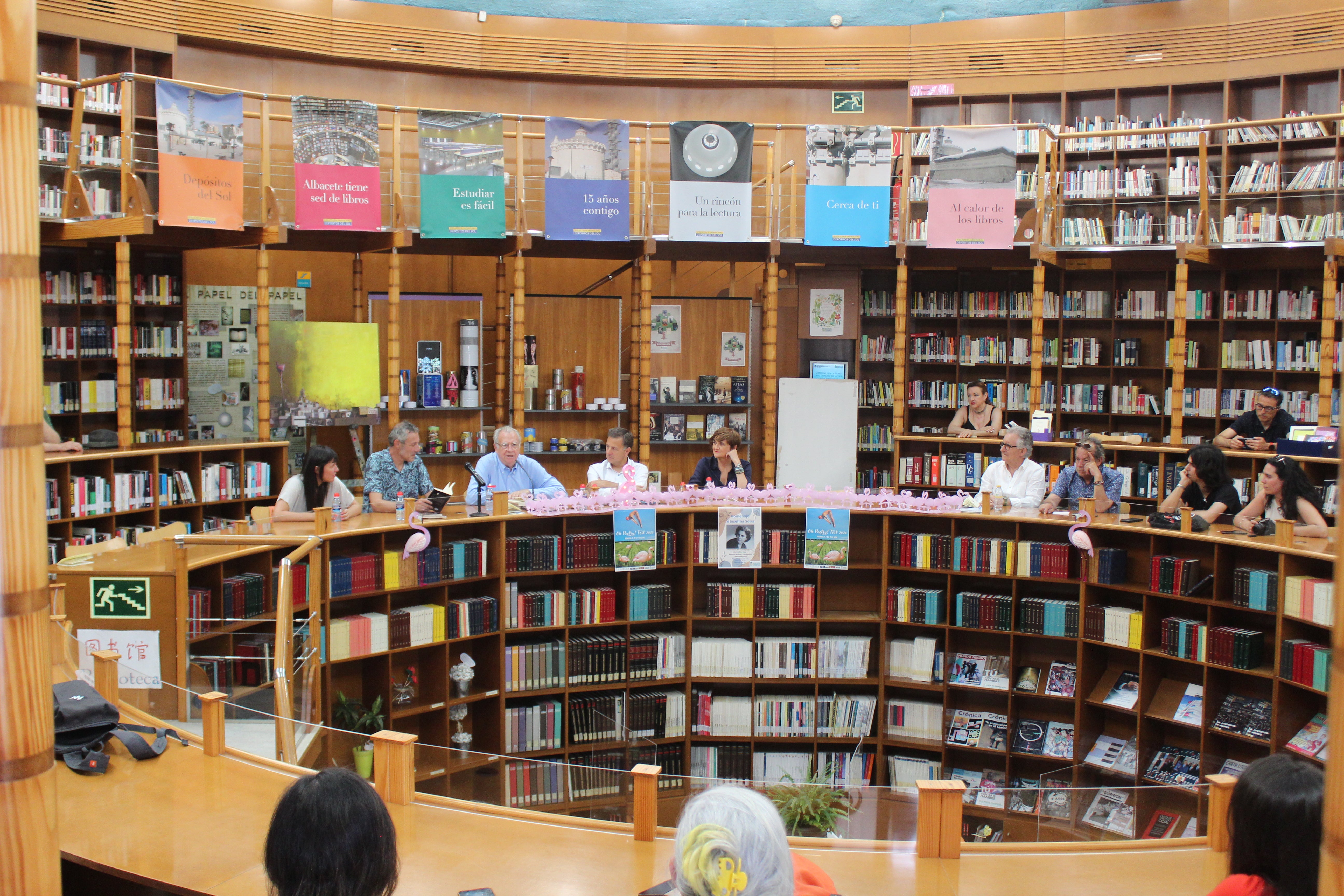 Dos librerías de Albacete suministrarán fondos bibliográficos a la Red de Bibliotecas Municipales del Ayuntamiento Dos librerías de Albacete suministrarán fondos bibliográficos a la Red de Bibliotecas Municipales del Ayuntamiento