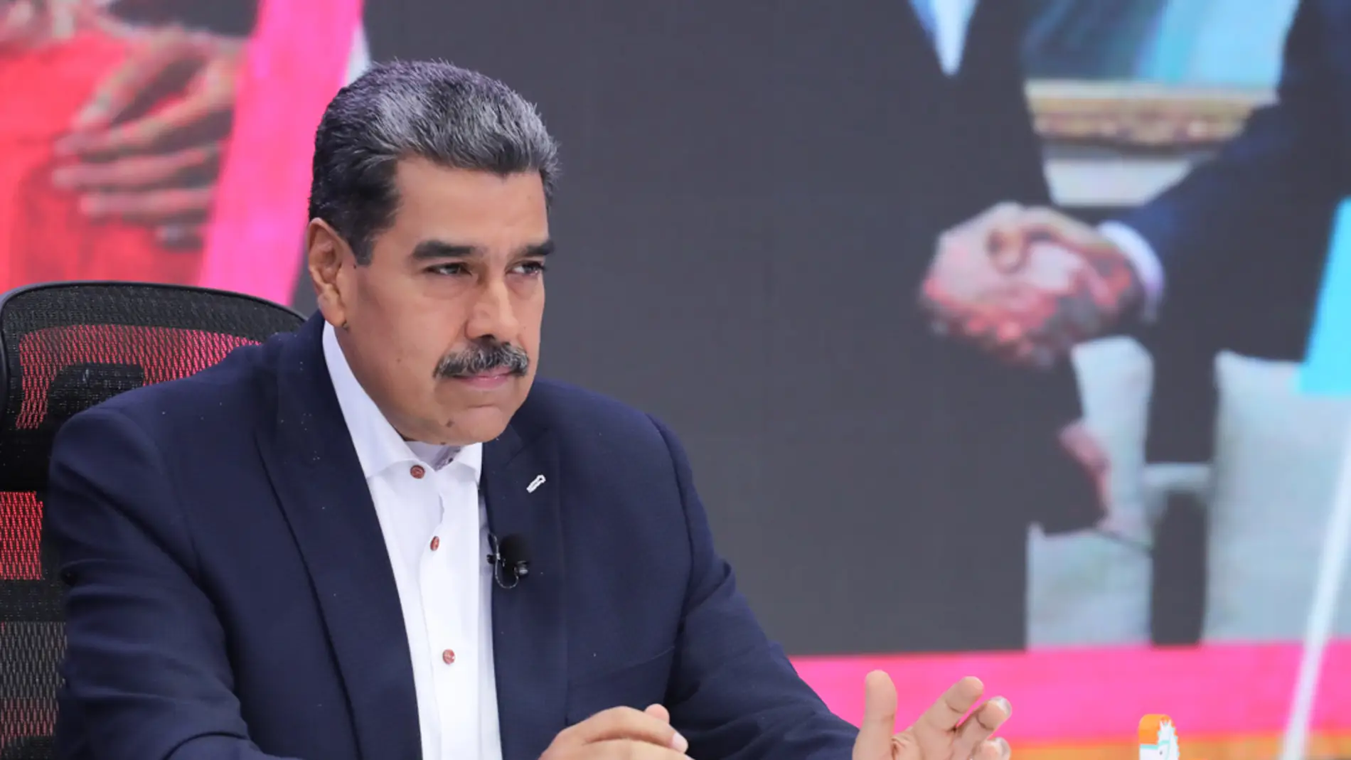 Maduro critica que España celebre el 12 de octubre como fiesta nacional: "El día que empezó el genocidio" Maduro critica que España celebre el 12 de octubre como fiesta nacional: "El día que empezó el genocidio"