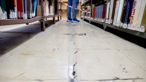 Grietas Facultad Historia Santiago Grietas Facultad Historia Santiago